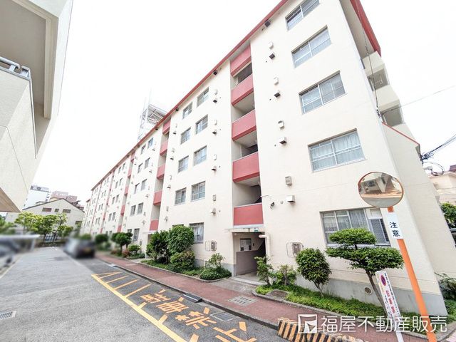 2LDK Apartment for Sale in Higashisumiyoshi, Osaka - Image 1