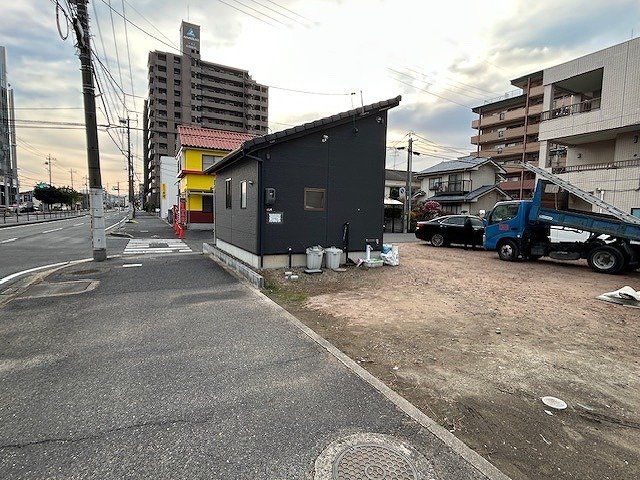 Corner Land Plot with Old House Near Iwakuni Station, Yamaguchi - Thumbnail 4