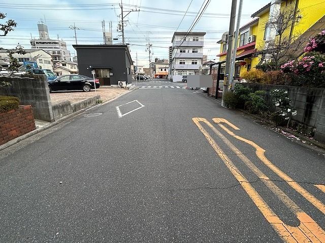 Corner Land Plot with Old House Near Iwakuni Station, Yamaguchi - Thumbnail 3