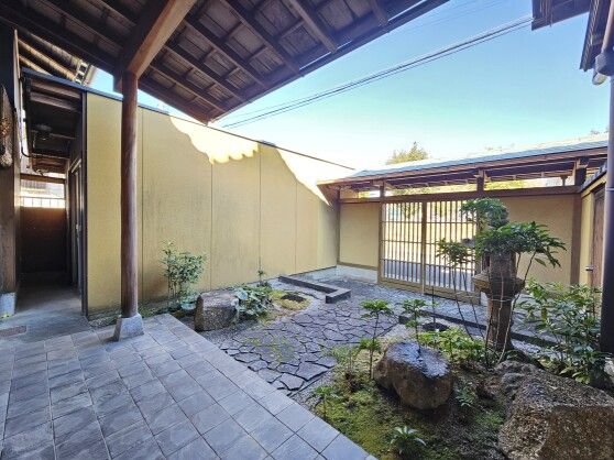 6-Bedroom House with Large Garden for Sale in Mizunami, Gifu - Thumbnail 3