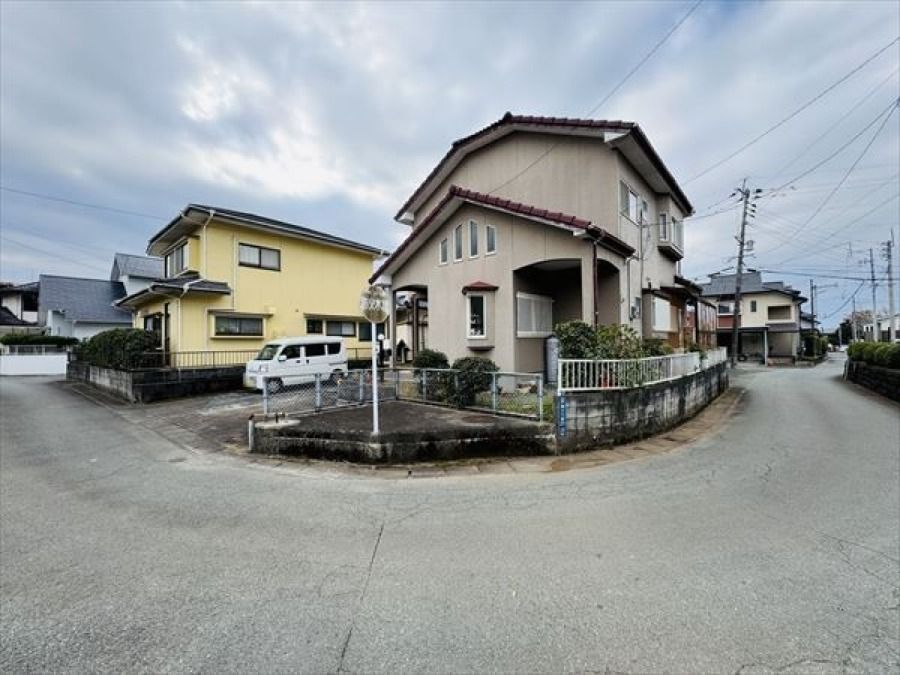 4LDK House for Sale in Kumamoto Higashi Ward with 3 Car Parking - Thumbnail 4