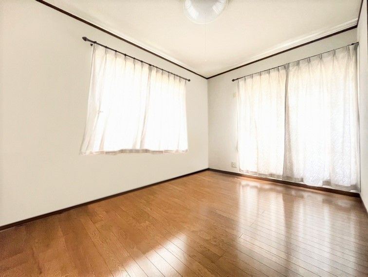 4LDK Detached House in Munakata with 560m² Garden - Thumbnail 2