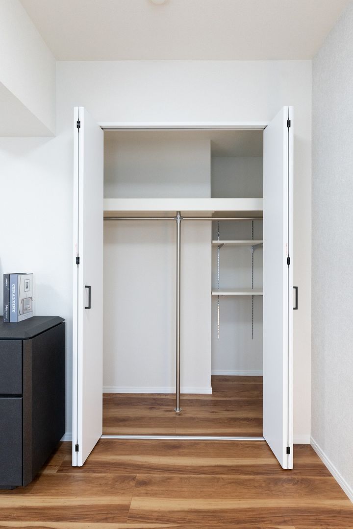 Renovated 3LDK Apartment for Sale near Nishi-Kasai Station, Tokyo - Thumbnail 3