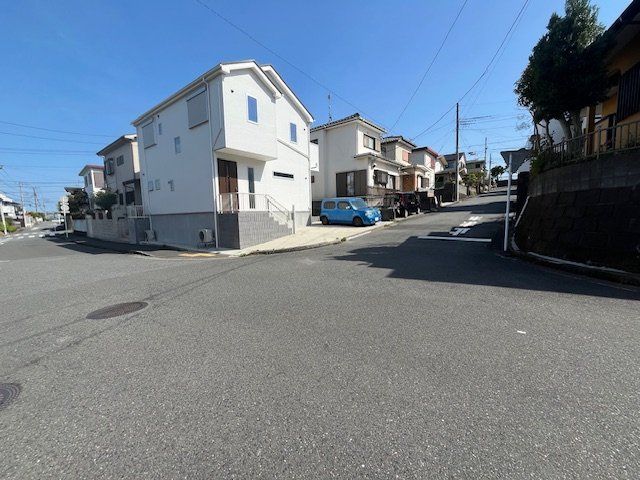 4LDK Detached House for Sale in Uragaoka, Yokosuka - Thumbnail 2