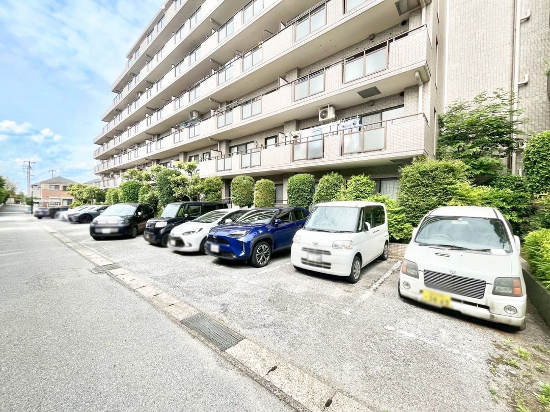 Cosmo Ichikawa Higashi Avantageru 4LDK Apartment for Sale - Thumbnail 3