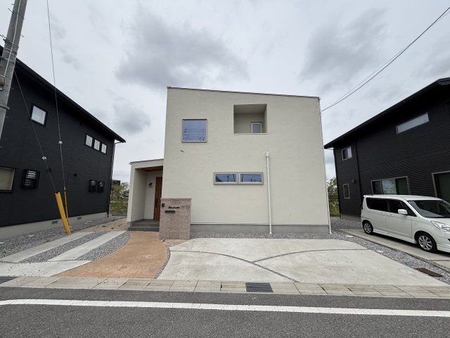 Modern 3LDK House in Aisho Town, Shiga with Cherry Blossom Views - Thumbnail 4
