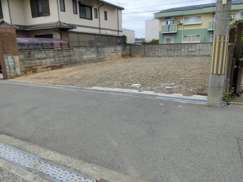 55.33 Tsubo Building Lot in Wakayama City Near Station - Thumbnail 2