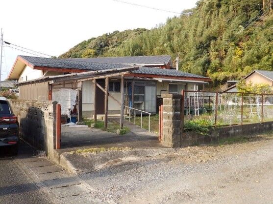 Imari City No. 370: 4DK House for Renovation in Saga - Thumbnail 4