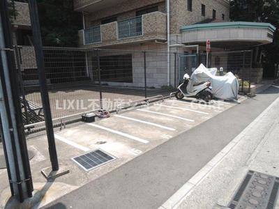 Spacious 3LDK Apartment in Green Hills Hibarigaoka, Zama — Image 3, Zama, Kanagawa