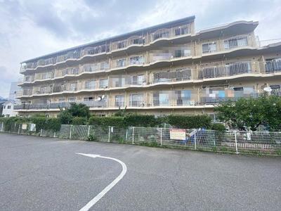 Emerald Mansion Itsukaichi 3LDK Apartment with Garden in Hiroshima — Image 2, Saeki, Hiroshima