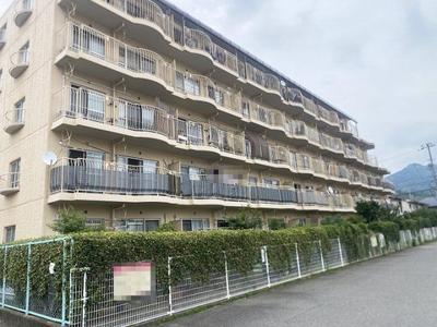 Emerald Mansion Itsukaichi 3LDK Apartment with Garden in Hiroshima — Image 1, Saeki, Hiroshima