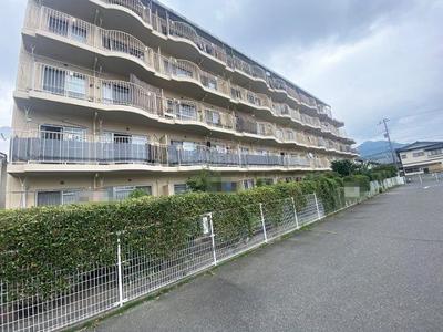 Emerald Mansion Itsukaichi 3LDK Apartment with Garden in Hiroshima — Image 4, Saeki, Hiroshima