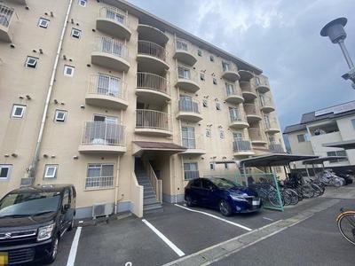 Emerald Mansion Itsukaichi 3LDK Apartment with Garden in Hiroshima — Image 1, Saeki, Hiroshima