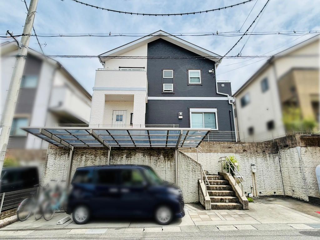 4LDK Family House for Sale in Kameoka, Kyoto - 2010 Build - Thumbnail 2