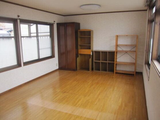 Wooden House for Sale in Hida City, Gifu - 4K Layout, 121.59 sqm Land - Thumbnail 2