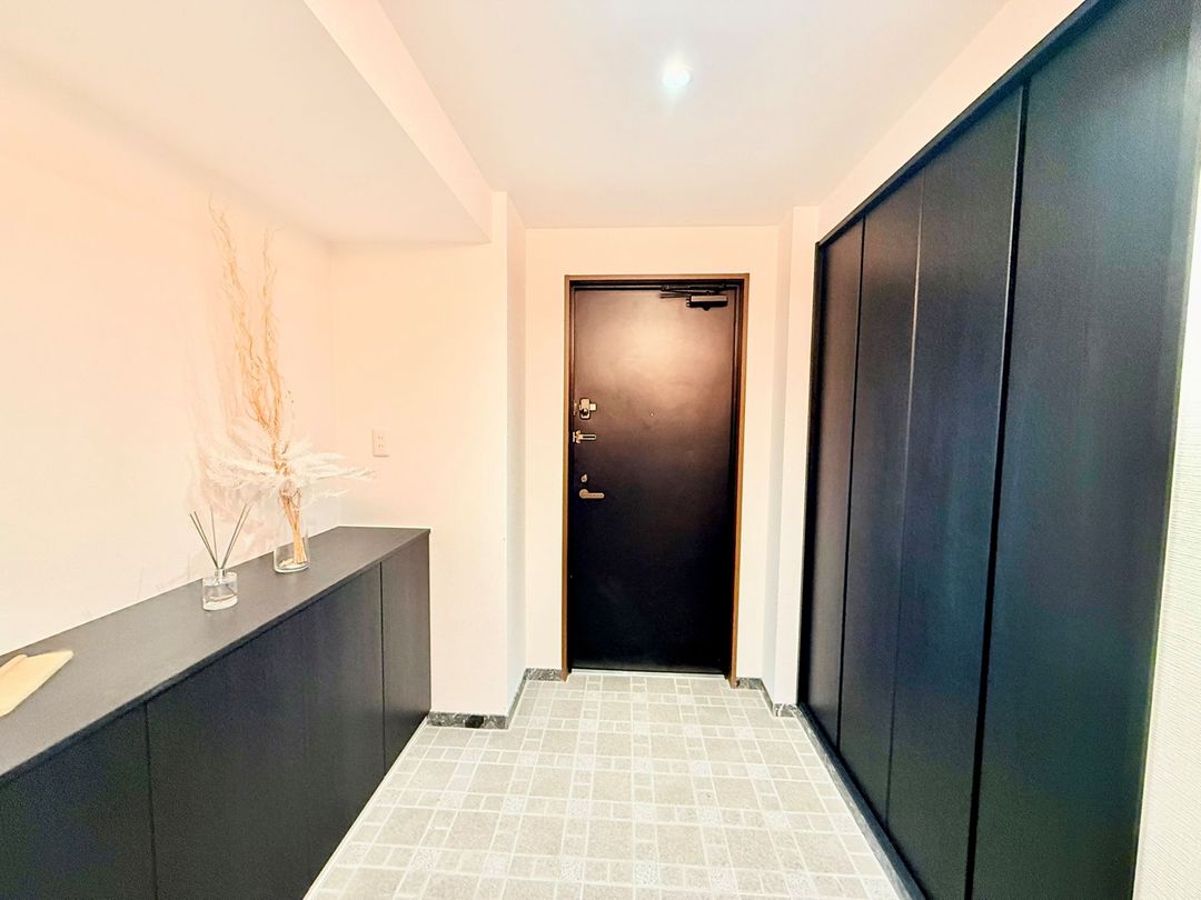 Renovated 4LDK Apartment in Maruyama, Sapporo, Hokkaido - Thumbnail 3