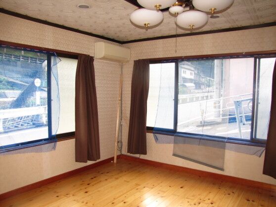 5DK Wooden House with Land for Sale in Miyoshi, Tokushima - Thumbnail 4