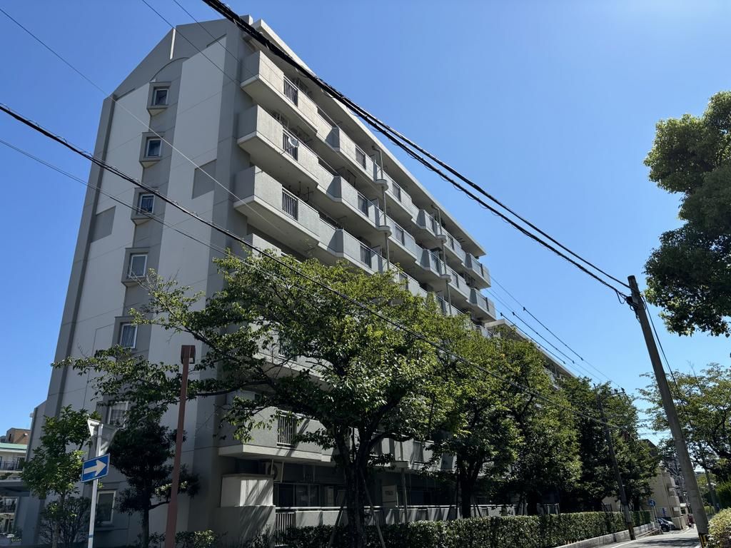 Renovated 2LDK Apartment in Fukuoka's Sawara Ward - Thumbnail 4