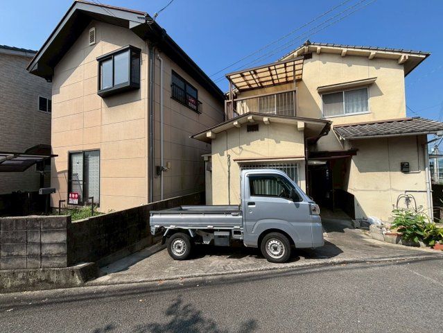 6DK House for Sale in Kumano-dai, Matsuyama - Thumbnail 2