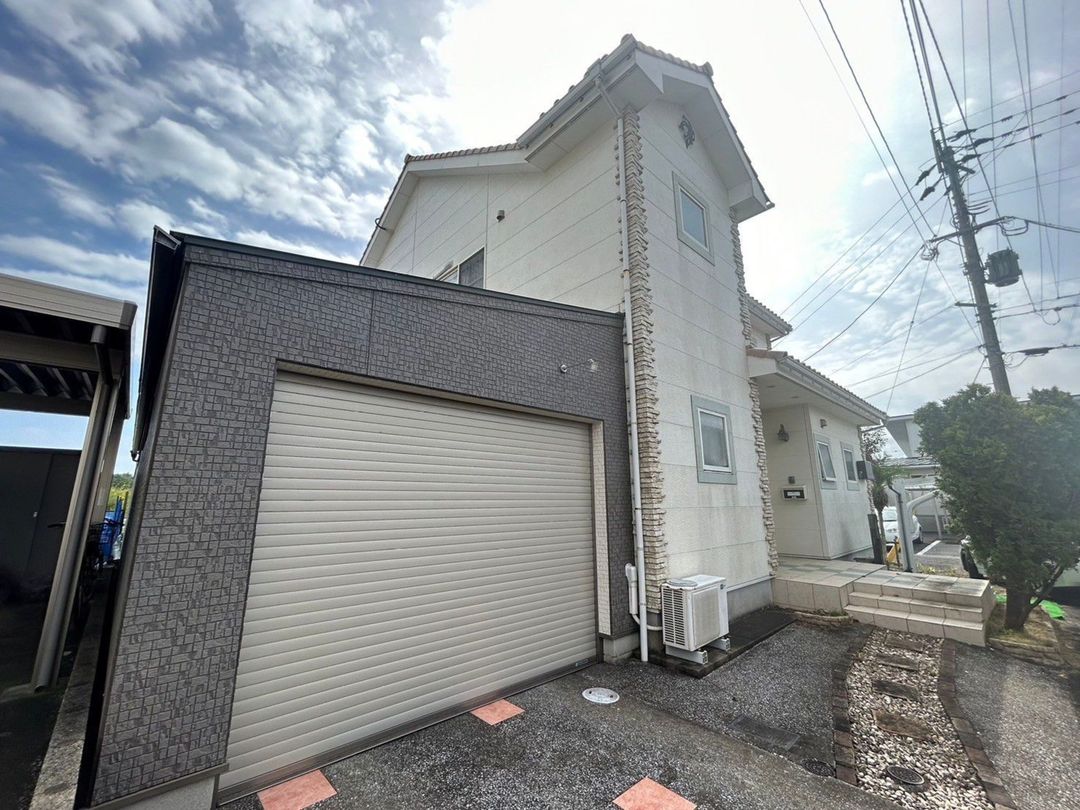 4LDK House in Miyazaki City with Garage and High Ceilings - Thumbnail 2
