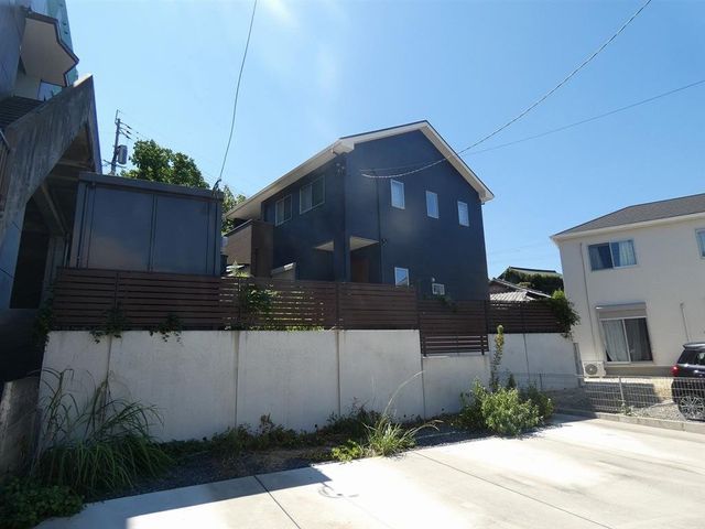 4LDK House in Kitakyushu with Parking for 3 Cars - Thumbnail 2