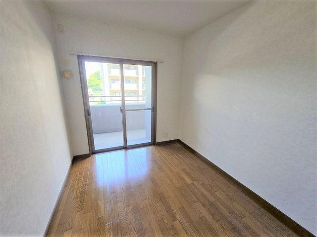 Grand Palace Asakawa Adventia 4LDK Apartment in Kitakyushu - Thumbnail 3