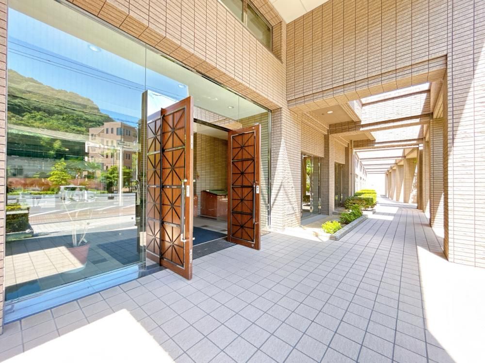 Renovated 3LDK Apartment for Sale in Nagasaki's Suyoshi - Thumbnail 2