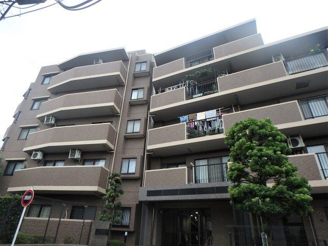 Cosmo Urawa Garden Form 3LDK Apartment for Sale in Saitama - Image 1