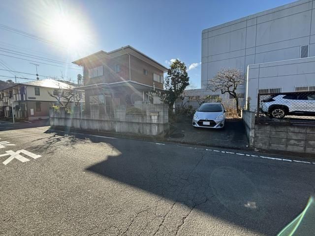 Land with Old House for Sale in Yugawara, Kanagawa - Thumbnail 3