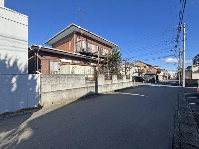 Land with Old House for Sale in Yugawara, Kanagawa - Thumbnail 2