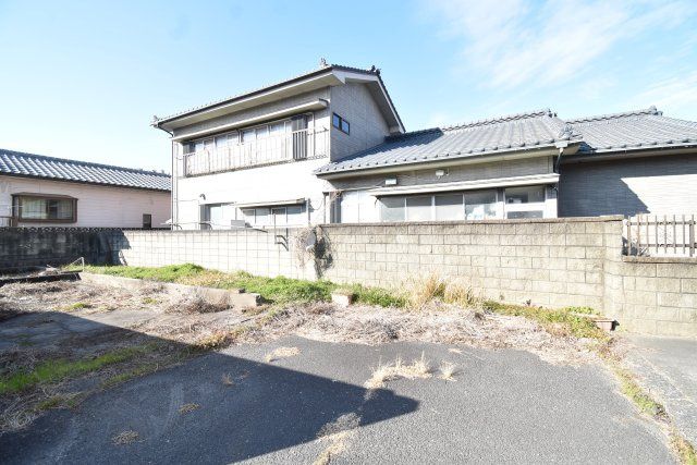 Land with Old House in Kanoya, Kagoshima - 2,315 sqm Plot - Thumbnail 3