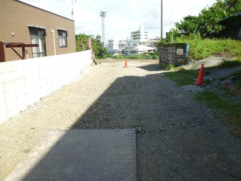 Large Vacant Land Plot for Sale in Yamazato, Okinawa City - Thumbnail 2