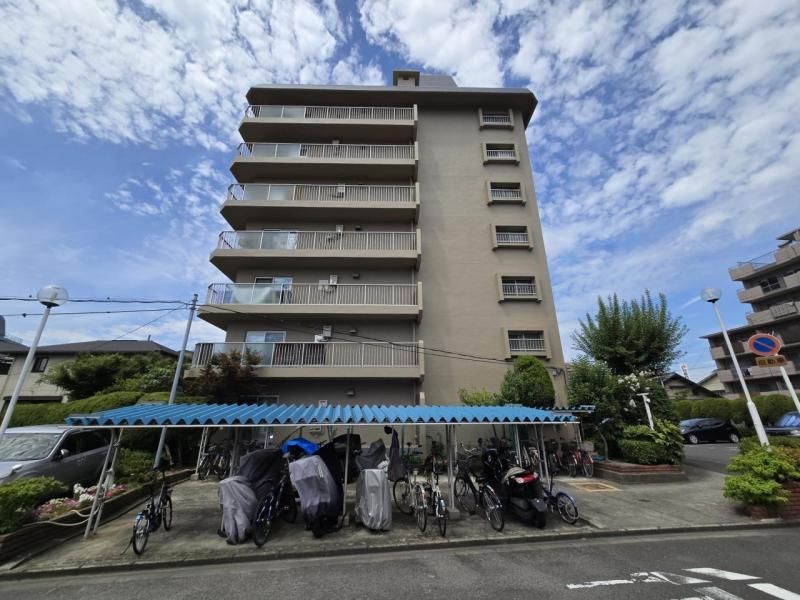 3LDK Apartment in Suita with South-Facing Balcony - Thumbnail 3