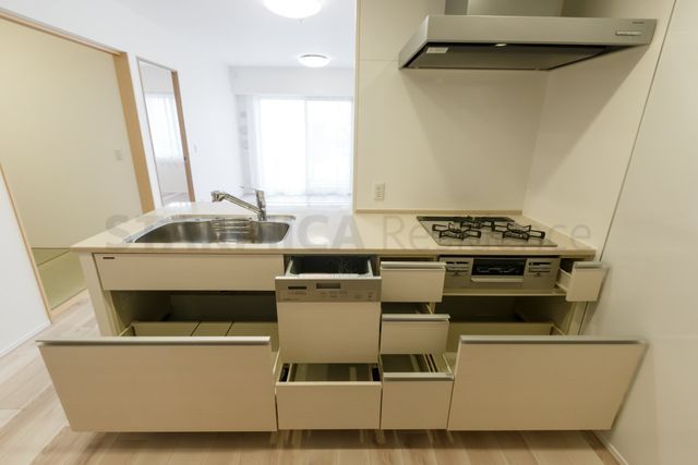 3LDK Apartment for Sale in Suita, Osaka - 70.75 sqm - Thumbnail 4