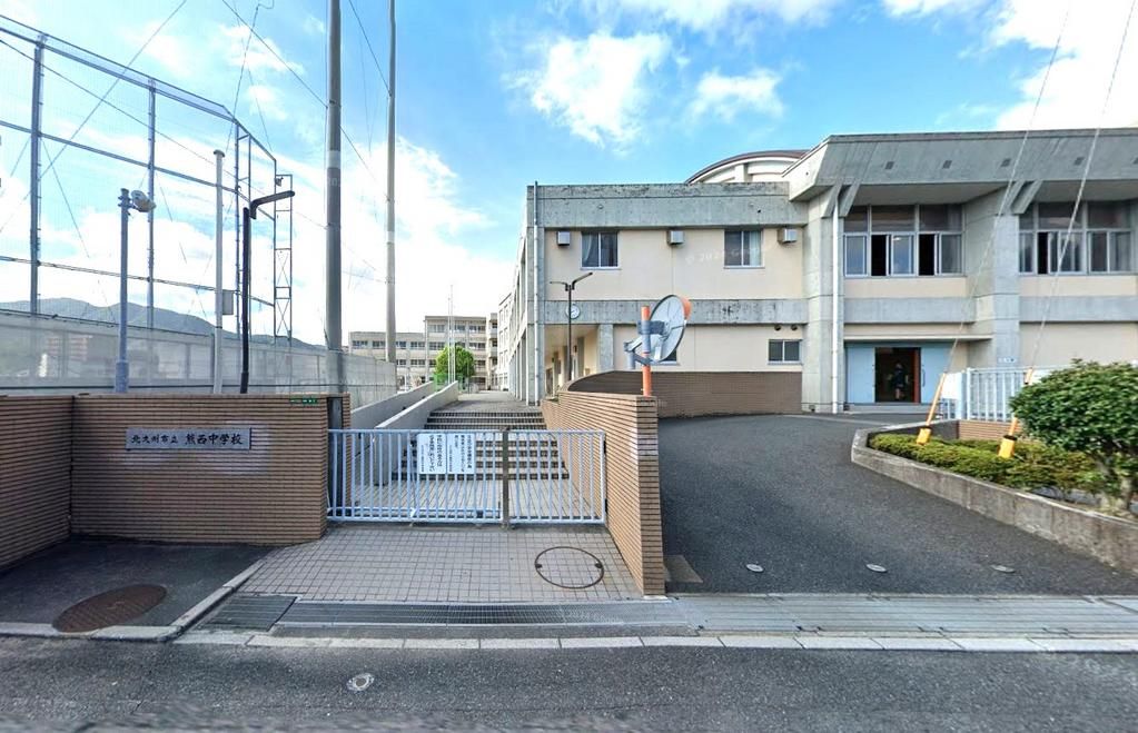 3LDK Apartment with Attic Space in Kitakyushu's Yahata Nishi Ward - Thumbnail 3