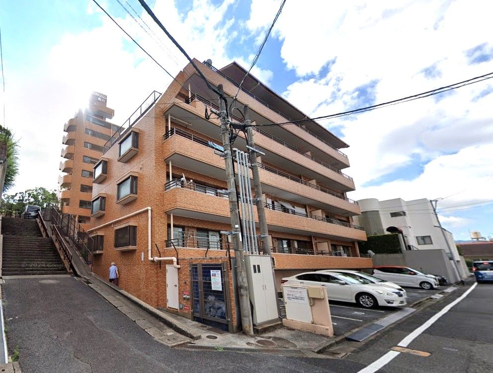 3LDK Apartment with Attic Space in Kitakyushu's Yahata Nishi Ward - Thumbnail 2
