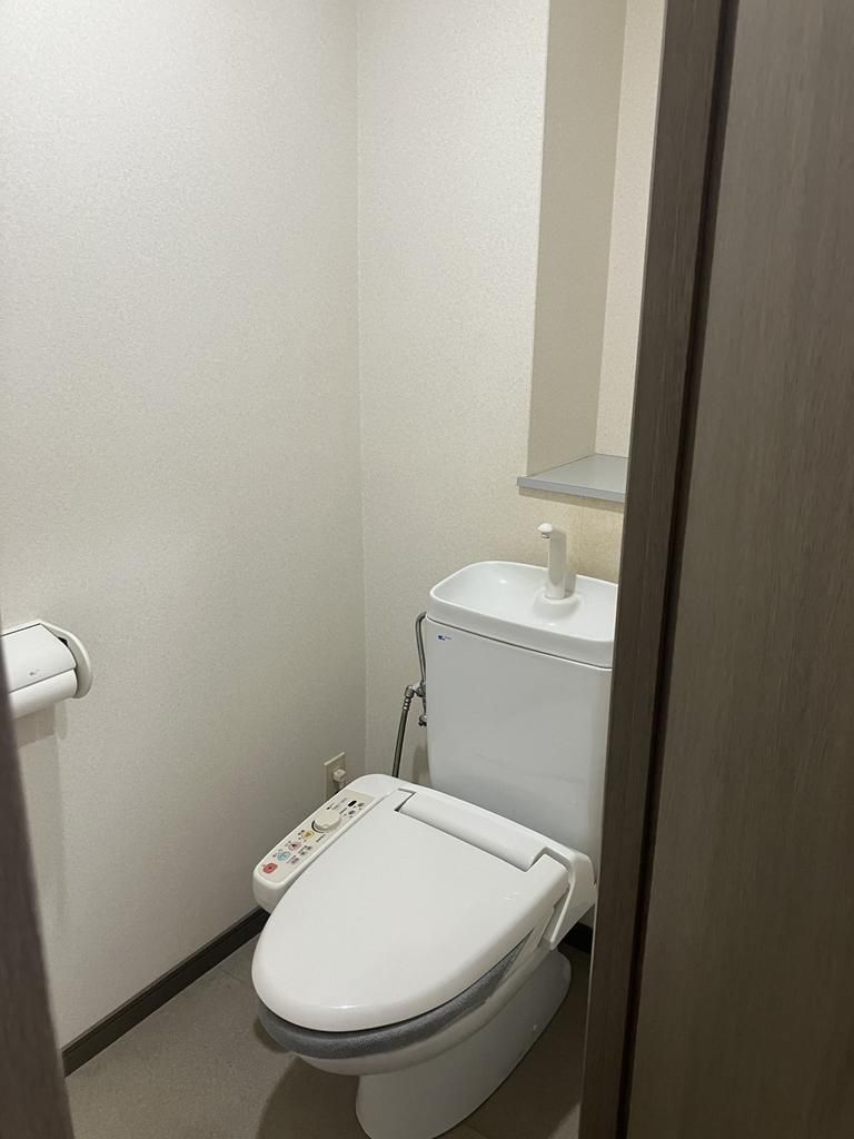 4LDK Apartment for Sale in Tokushima City with Panoramic Views - Thumbnail 4