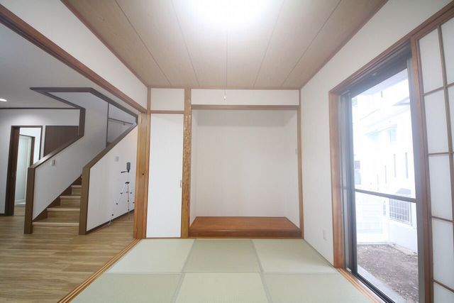 3LDK RC House with 3 Car Parking in Tomigusuku, Okinawa - Thumbnail 3