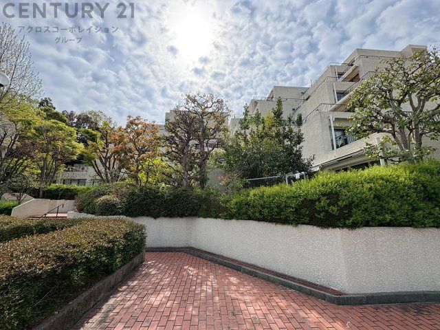 2LDK Apartment in Nishinomiya Kurakuen - 92.16 sqm - Thumbnail 3