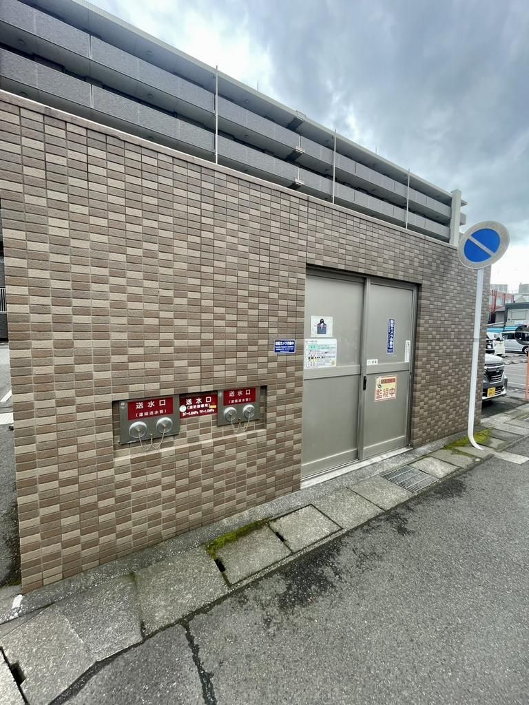 4LDK Apartment in Kagoshima with South Balcony and Parking - Thumbnail 3