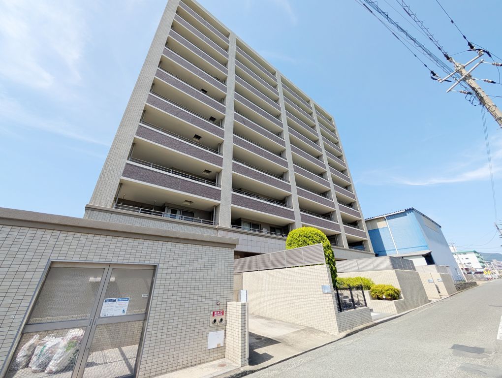 3LDK Apartment in Sasaguri with Large Balcony - Thumbnail 2
