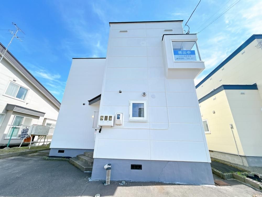 Renovated 4LDK Family Home in Asahikawa with Modern Features - Image 1