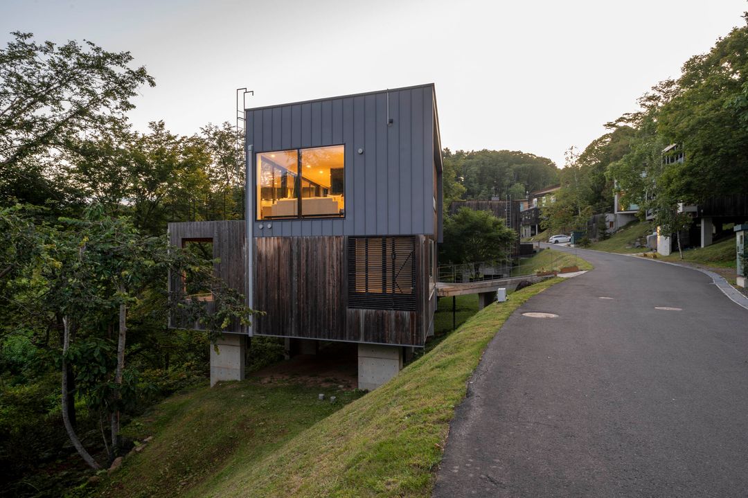 Modern 4-Bedroom House for Sale in Niseko Hirafu, Hokkaido - Thumbnail 2