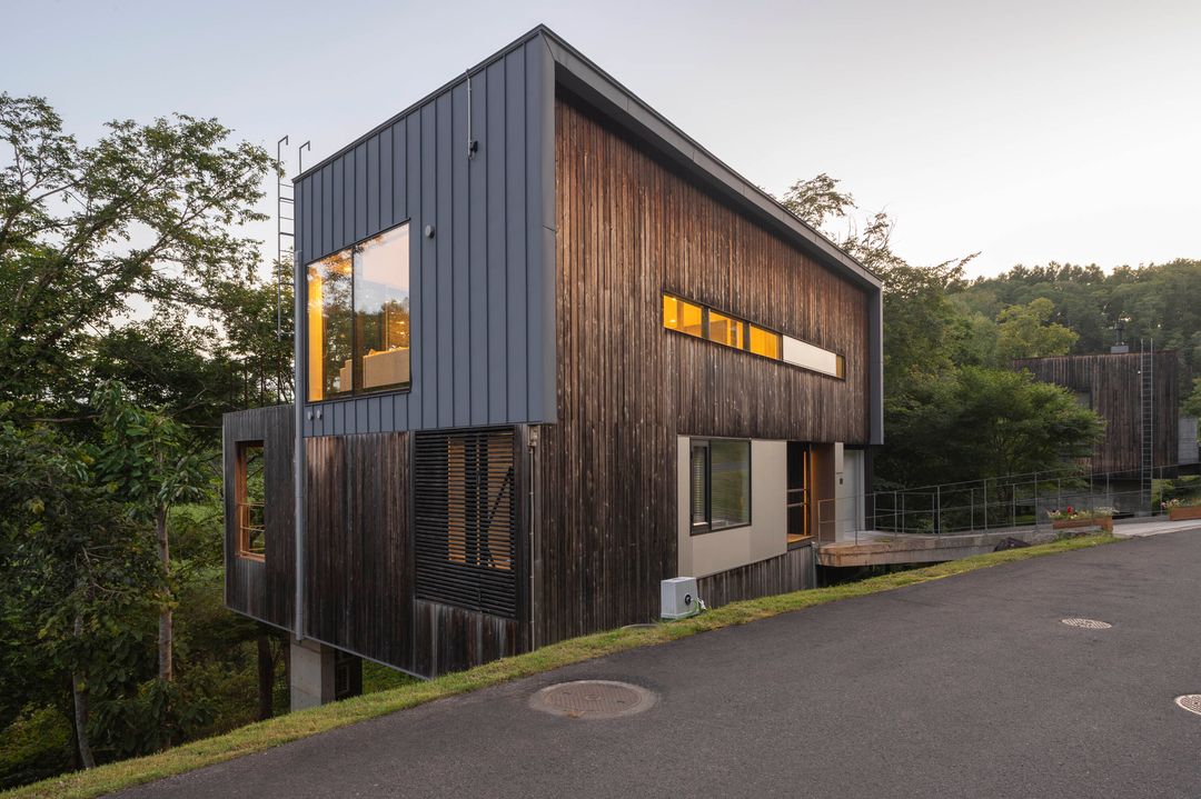 Modern 4-Bedroom House for Sale in Niseko Hirafu, Hokkaido - Thumbnail 3