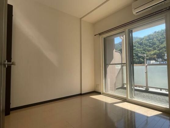 3LDK Apartment for Sale in Yamagata City, South-Facing - Thumbnail 4