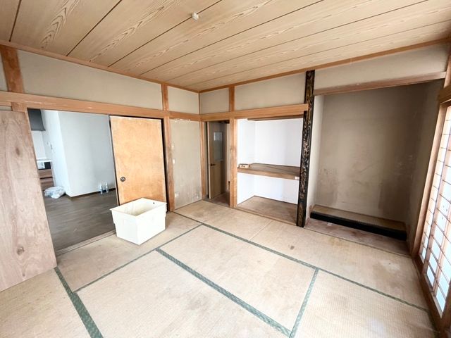 4LDK House in Oyodo, Nara | Renovated Family Home with Parking - Thumbnail 4