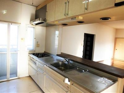 4LDK Apartment near Kikugaoka Station, Kitakyushu — Image 2, Kokura Minami, Fukuoka