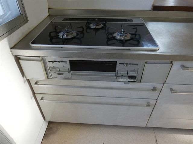 4LDK Apartment near Kikugaoka Station, Kitakyushu - Thumbnail 2