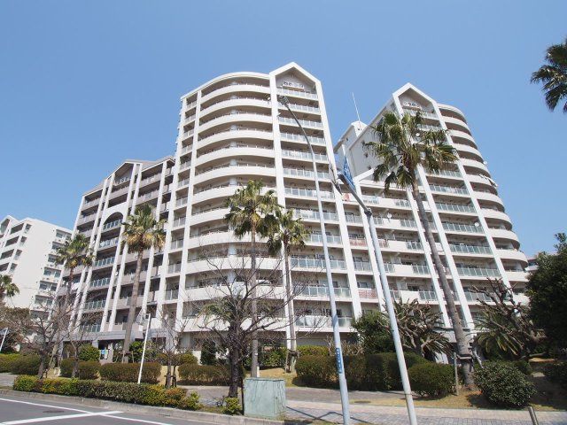 Dream Sea Town 4F: 2LDK Apartment in Urayasu with Pet Policy - Image 1