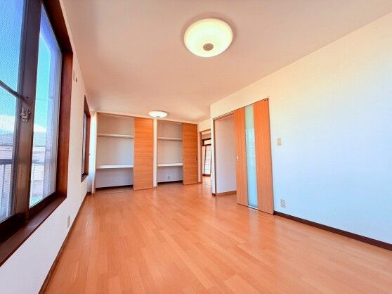 Renovated 4-Bedroom House with Large Garage in Niihama, Ehime - Thumbnail 4